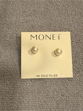 Monet Cream Pearl Stud Earrings